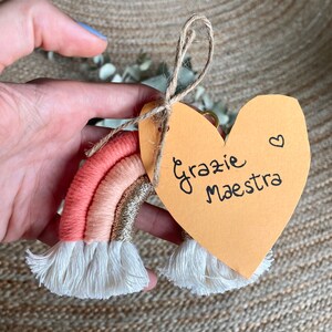 Arcoiris gracias profesor | Favor de Macramé | Llavero de Makramee | Llavero de macramé arcoiris | Regalo de fin de año escolar