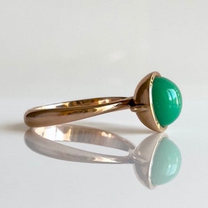 Apple Green Chrysoprase Round Cabochon Sphere Ring, 9K, 14k, 18k Solid Rose Gold, Statement Ring, Cocktail Ring, Handmade Fine Jewelry Gift