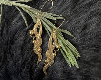 14K Gold Plated Flower Drop Earrings, Green Floral Enamel  display picture 1