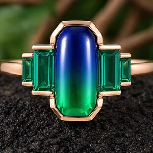 Anello con pietra che cambia colore a seconda dell'umore, anello vistoso con cabochon a baguette, anello Art Déco con pietre laterali a baguette, gioiello placcato oro, regalo per lei - donna