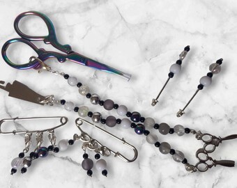 Nähen, Häkeln, Stoff, Stricken, Bastelset. Scherenfinder, Maschenmarkierer, Stecknadeln, Nadeleinfädler, Schere, Perlengeschenkset