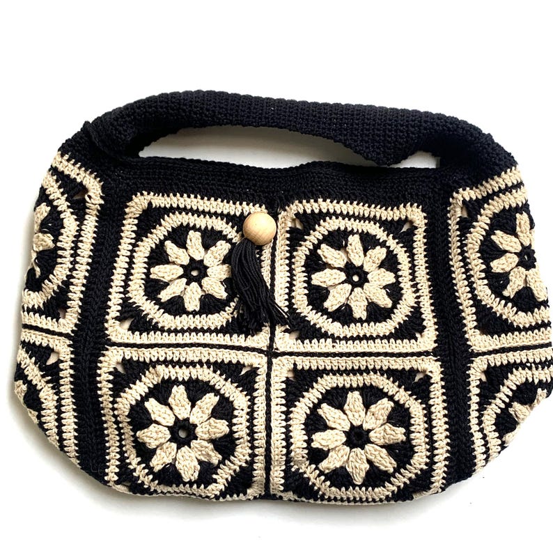 Granny Square Crochet Tote Bag Pattern: Cream & Black (Instant Download) image 4