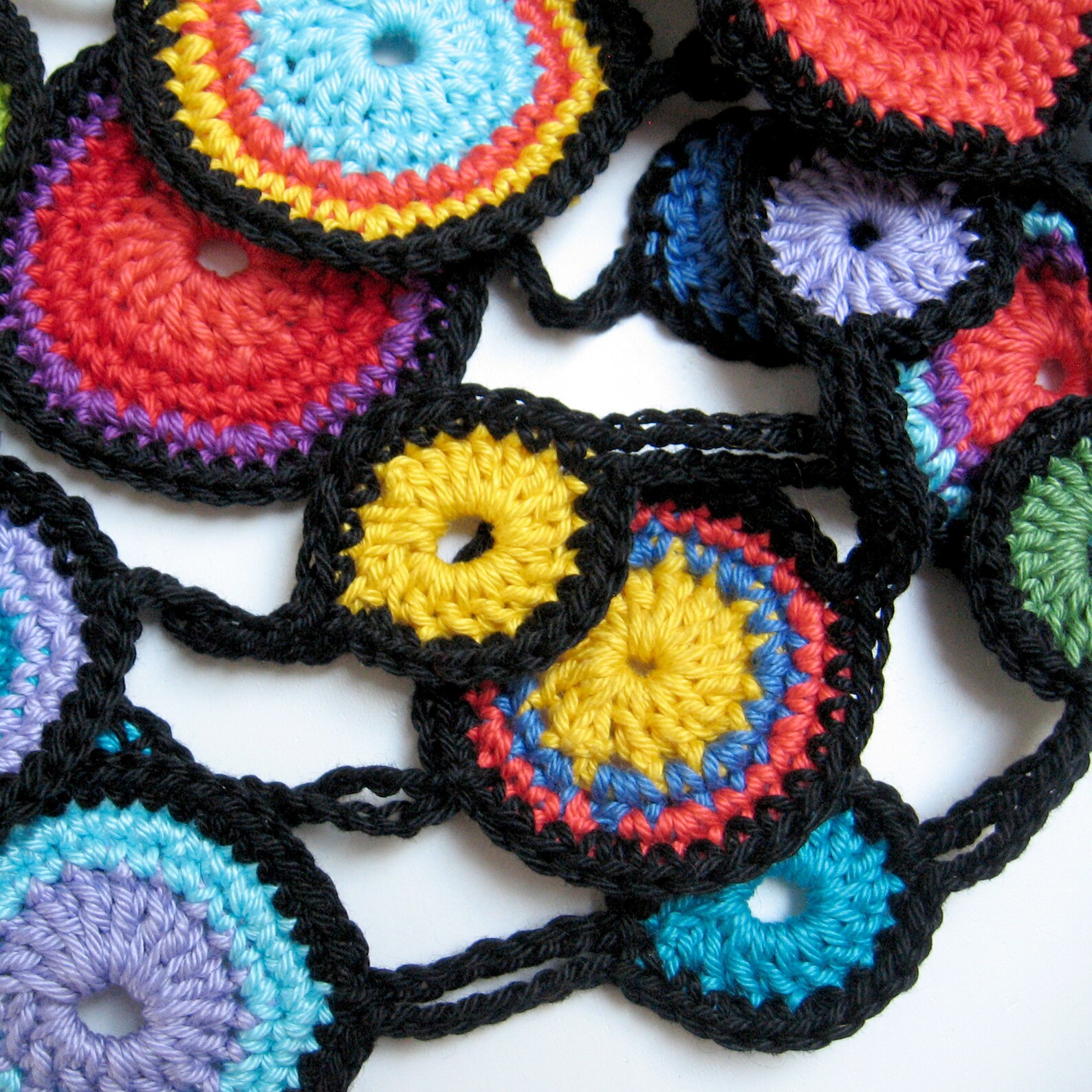 Crochet Disc Necklace Pattern: Easy Colorful Design (PDF Download) - Etsy
