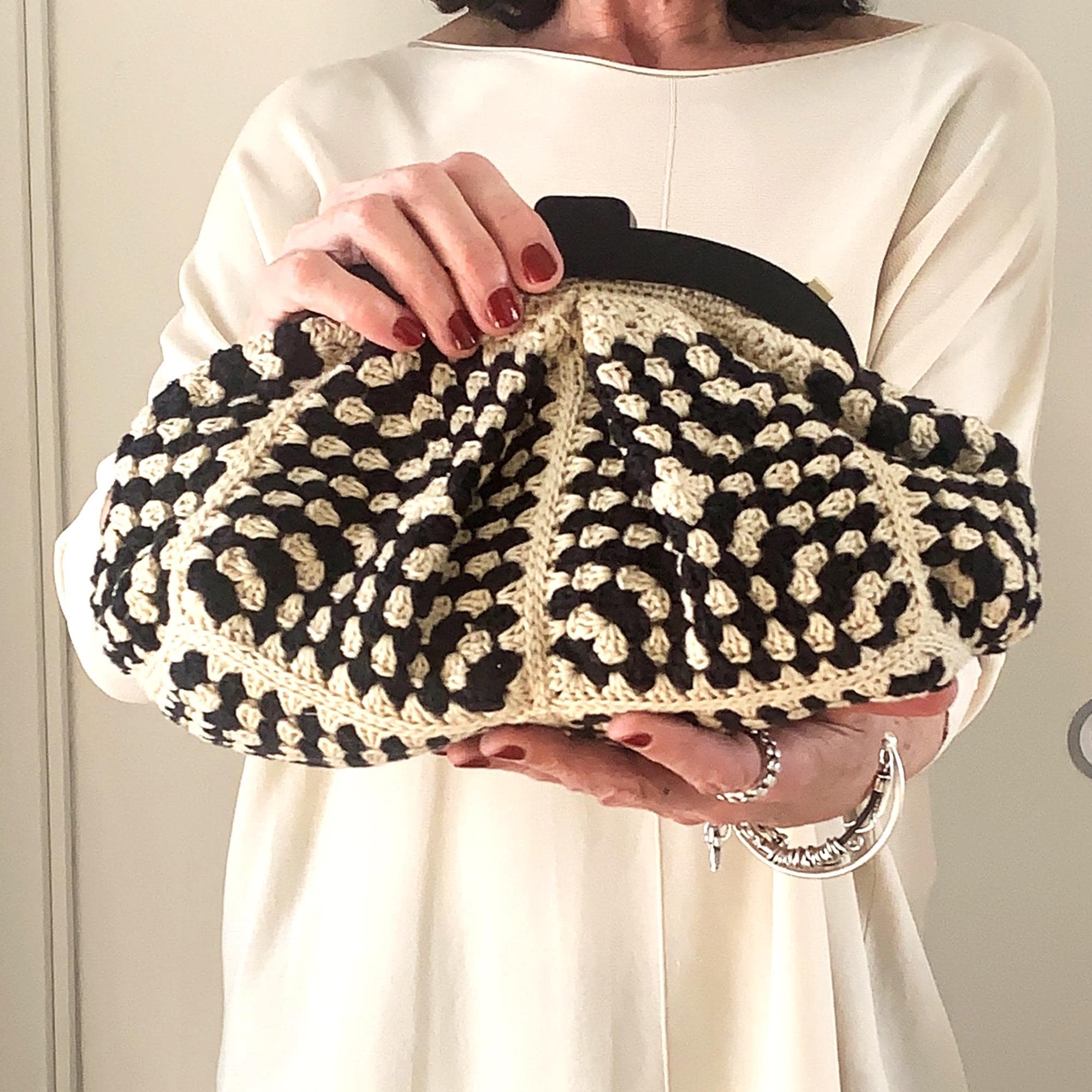 40 Crochet Clutch Bags with Fringe, Wristlets, and Granny Squares 30 Beige & Black Granny Square Crochet Clutch Bag