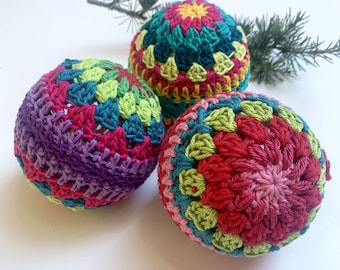 Modèle de boules de Noël au crochet : décorations colorées faciles (PDF)
