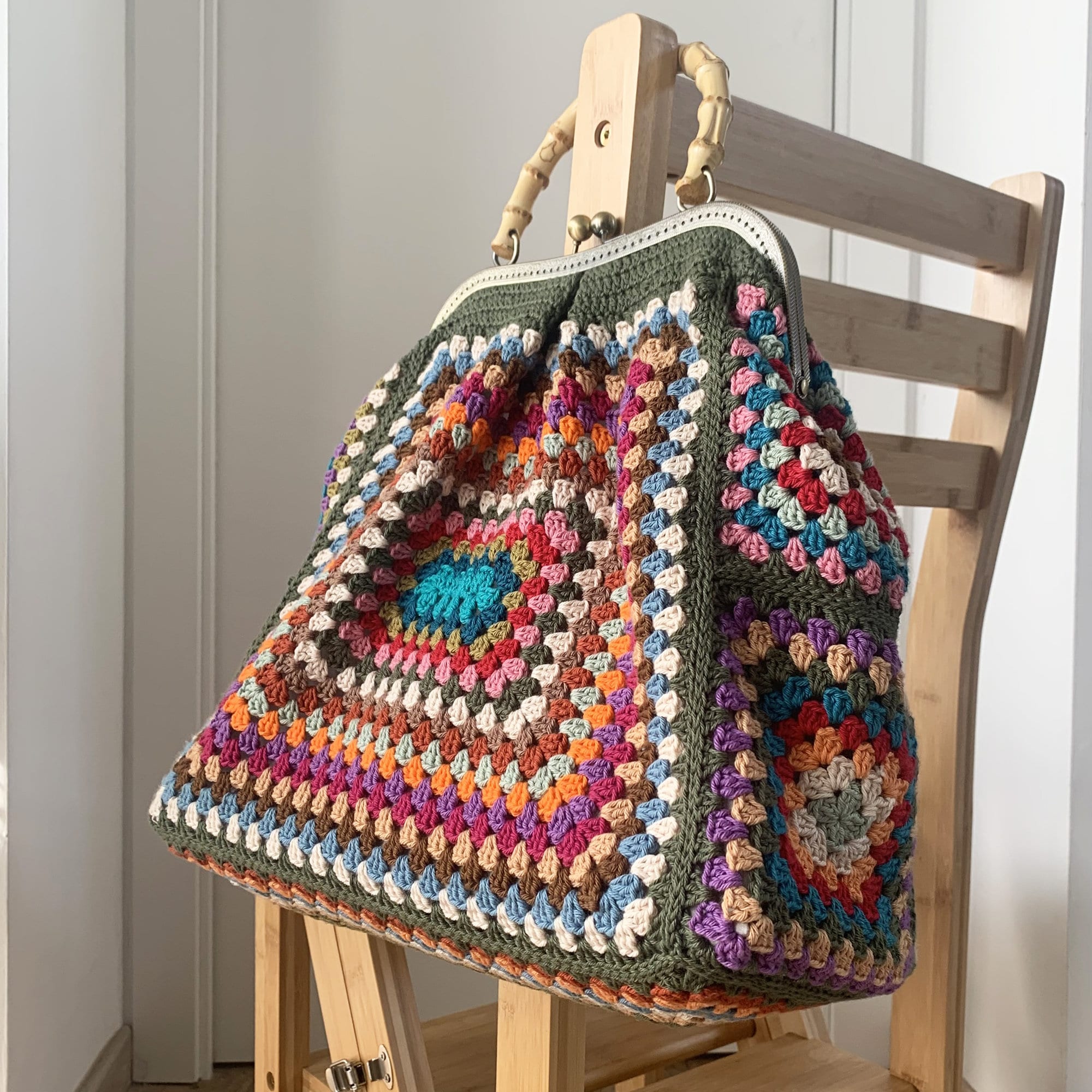 Granny Square Crochet Tote Bag Pattern: Bamboo Handle, Metal Frame