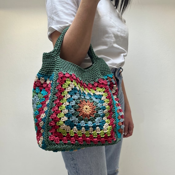 Crochet Granny Squares // Bright Duffle Bag