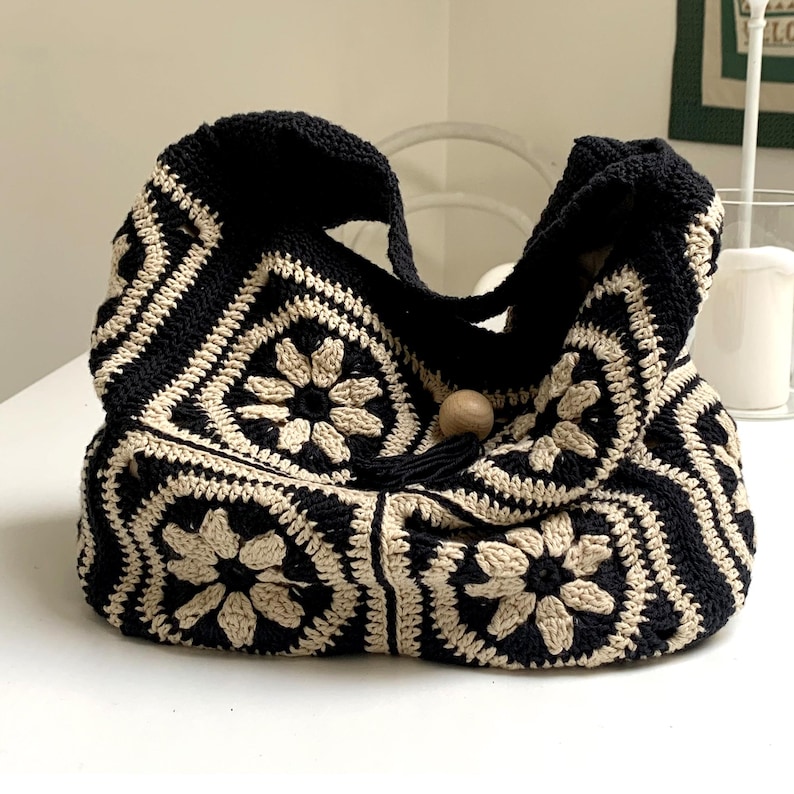 Granny Square Crochet Tote Bag Pattern: Cream & Black (Instant Download) image 3