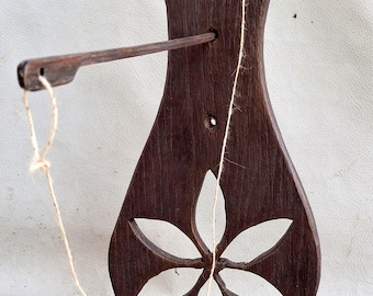 Anique primitive vintage-rare handmade carved wood spinning wheel DISTAFF