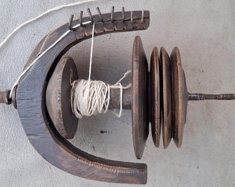 Antique wooden spinning wheel small Spool Flyer