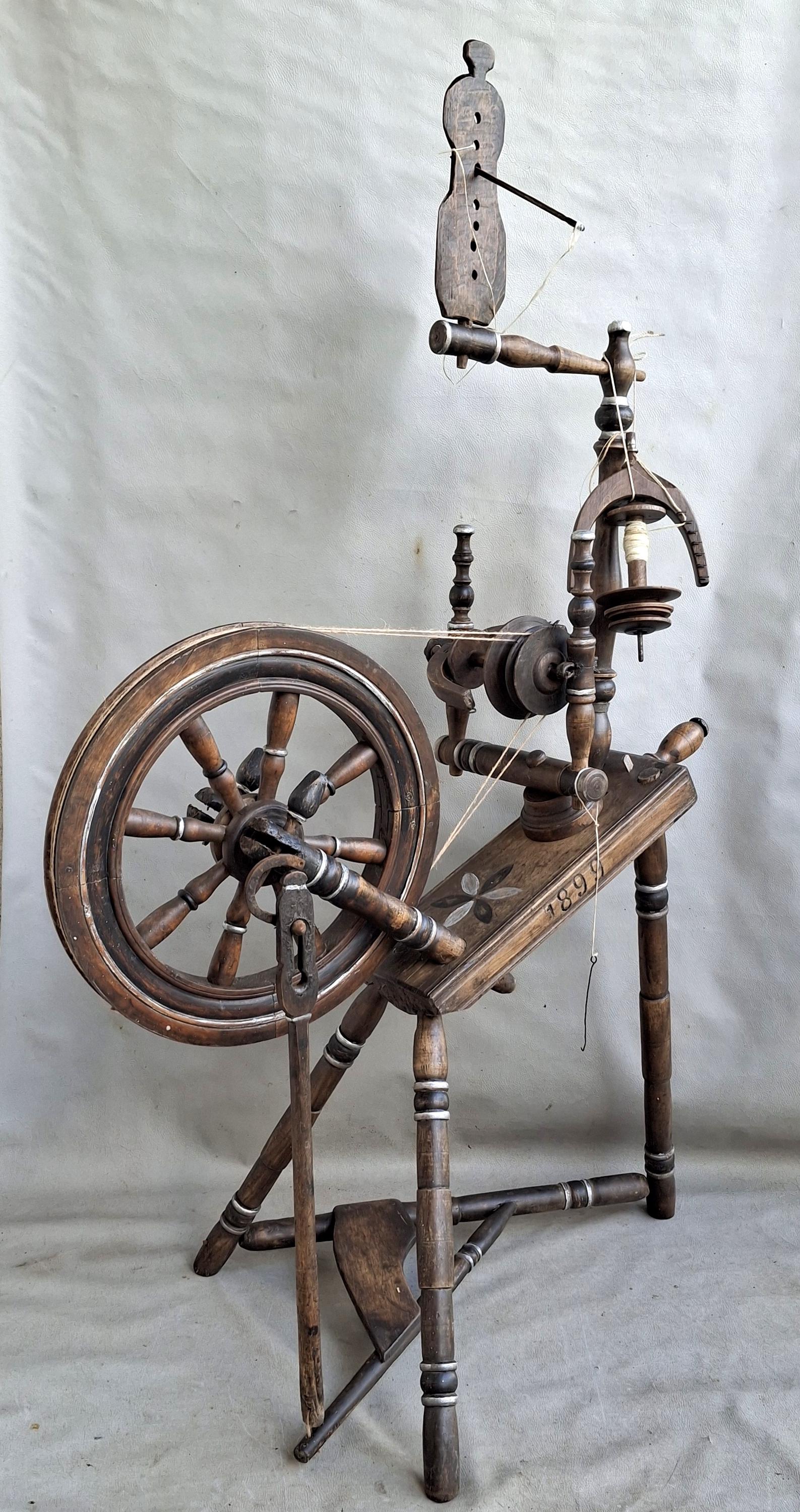 Antique Scandinavian Spinning Wheel, Working Condition, 19th