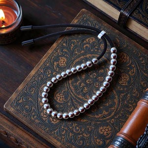 Pulsera Komboloi de doble vuelta - 33 cuentas de acero inoxidable - Paracord de color personalizado