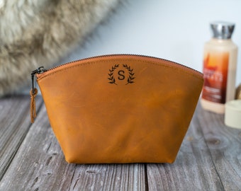 Christmas Gifts, Leather Makeup Bag, Personalized Bridesmaid gift, Gift for Her, Leather Cosmetic Pouch, Cosmetics Bag Monogram toiletry bag