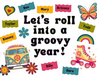 Puede incluir: Una ilustración colorida con el texto "Let's roll into a groovy year!" rodeada de nombres, un arcoíris, una mariposa, una flor, un corazón y una furgoneta vintage con el texto "LOVELEARN".