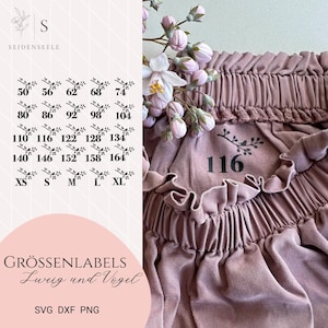 Puede incluir: Primer plano de una tela rosa polvorienta con el número 116 impreso, acompañado de un diseño de ramita. La imagen también presenta una tabla de tallas con números y tallas de XS a XL, y el texto "GRÖSSENLABELS Zweig und Vogel" y "SVG DXF PNG".