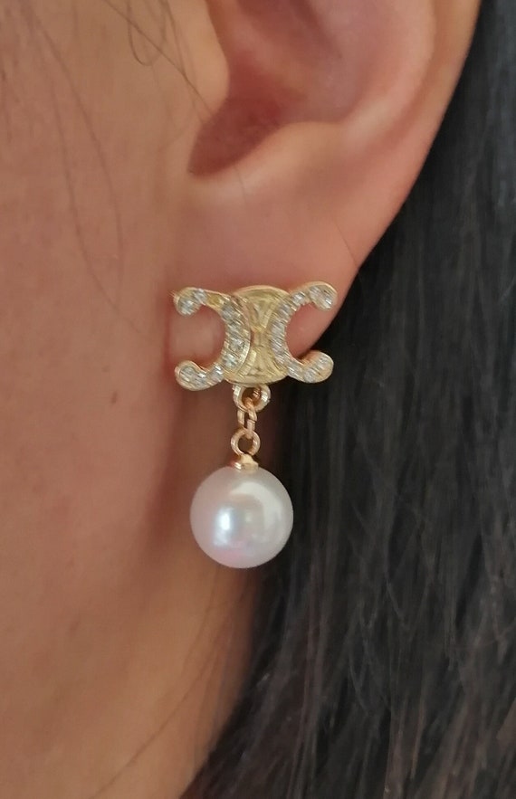 CC Elegant sexy 14k gold over pearl stud earrings