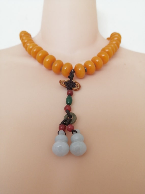 Vintage Chinese Carved Jade wulu Necklace