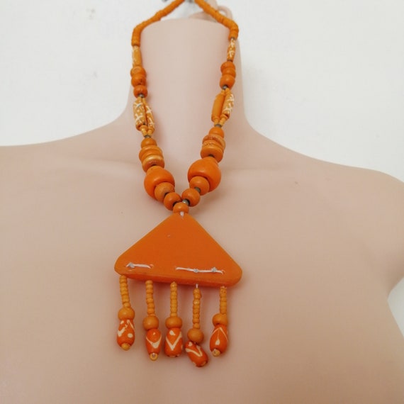 Vintage Africa Orange Bakelite Dzi bead necklace … - image 5