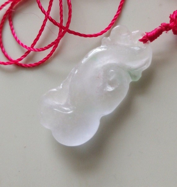 Vinage Caved ice green JADEITE Jade pendant neckl… - image 1