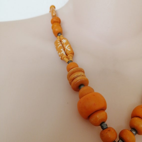 Vintage Africa Orange Bakelite Dzi bead necklace … - image 3