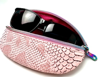 Étui à lunettes rose en similicuir peau de serpent, fermeture éclair arc-en-ciel