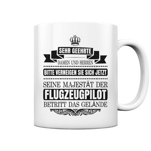 Piloto de avião entra no terreno dizendo presentes de piloto - xícara e caneca de café