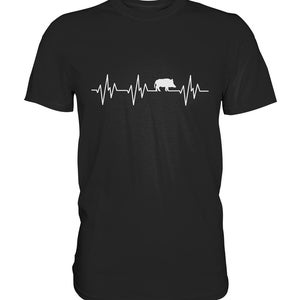 Puede incluir: Camiseta negra con una silueta blanca de un jabalí y un gráfico de latido del corazón blanco.
