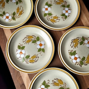 Vintage 1970&#39;s Japanese Stoneware Prairie Flowers Dish Dinner Plates - The Hearthside Collection - Garden Festival - Sold Individually