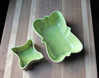 Vintage 1950's Vibrant Pastel Green Ceramic Bowl or Catchall Set - Set of Two