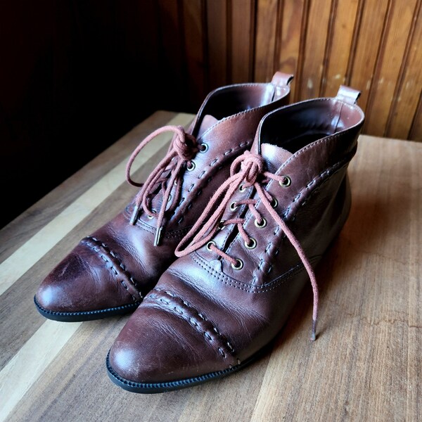 Vintage 1980's Dark Brown Leather Lace Up Ankle Boots - Women's Size 6