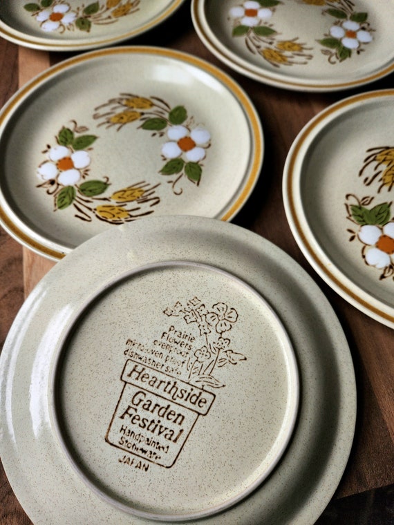 Vintage Japanese Stoneware Dinner Plate: Prairie Flowers Garden