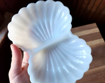 Vintage AVON White Milk Glass Double Shell Catchall Dish - Trinket Holder