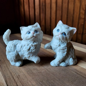 Vintage Porzellan Keramik weiß und rosa Verspielte Silly Kitty Katze - Kätzchen Figur