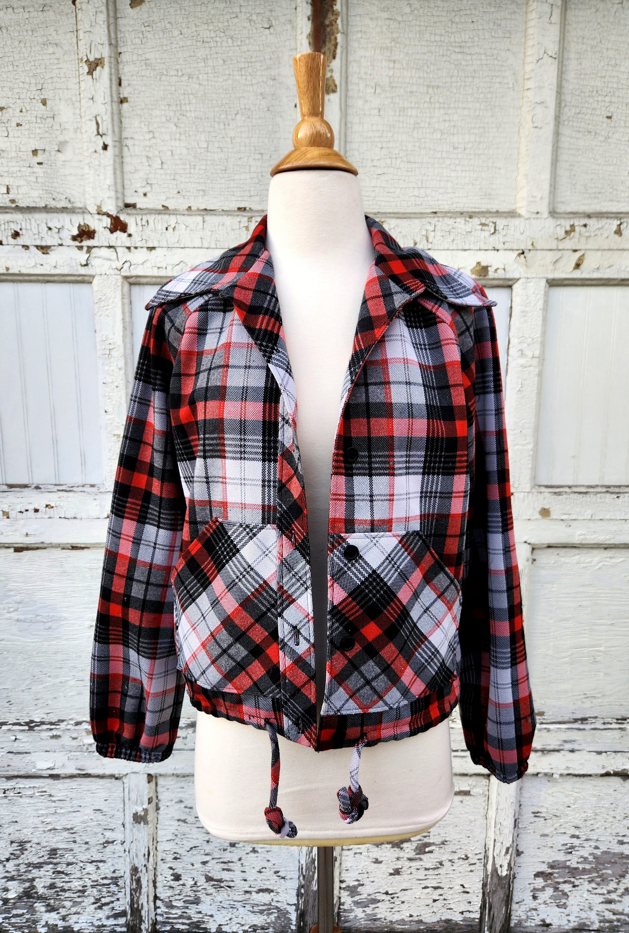 Y's HAND PAINTED PLAID PRINT CROPPED T 黒 Black cropped top with flowers, Black - Sisley