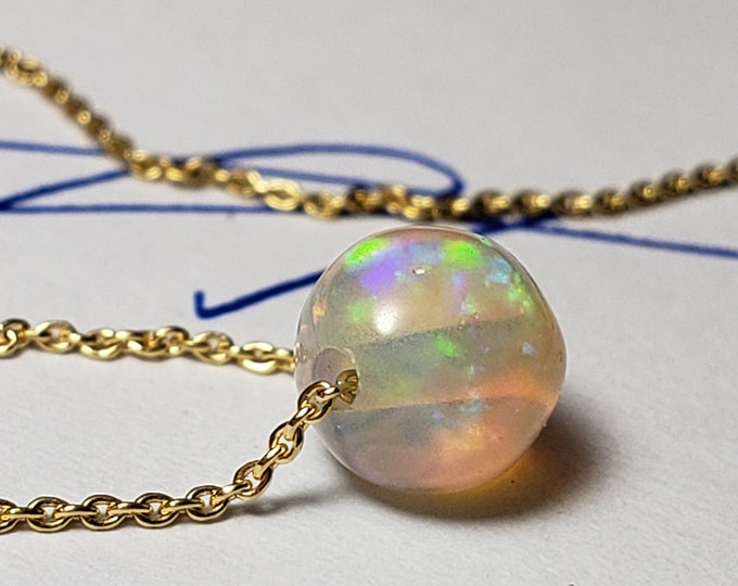Welo Opal / Roundish Bead on 18k 16" Cable Chain