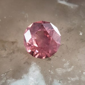 Mahenge Garnet - 0.9 carats