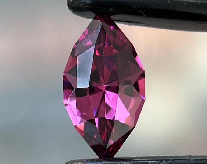 Marquise Rhodolite Garnet Gemstone – 2.9 Carats