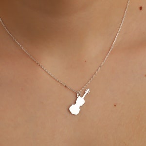 Silver Violin Necklace, Music Lover Jewelry, Music Instrument Necklace, Dainty Musician Gift, Gift for Violinist, Minimalist Violin Charm