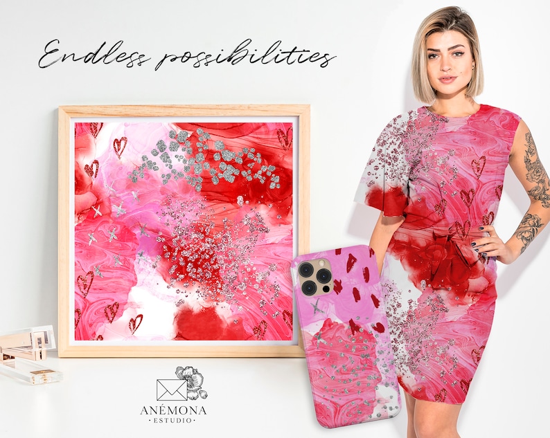 Op de afbeelding: Een digitale illustratie van roze en rode abstracte aquarel met zilveren glitter en harten. Het ontwerp is te zien op een telefoonhoesje en een jurk. De tekst "Endless possibilities" staat bovenaan de afbeelding.