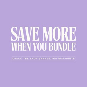 Puede incluir: Gr&aacute;fico lila con el texto "SAVE MORE WHEN YOU BUNDLE" en blanco, en negrita, con fuente serif. Debajo, en una fuente m&aacute;s peque&ntilde;a, dice "CHECK THE SHOP BANNER FOR DISCOUNTS".
