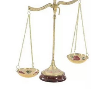 Deco 79 30651 Brass Scale, 12”W x 12”H