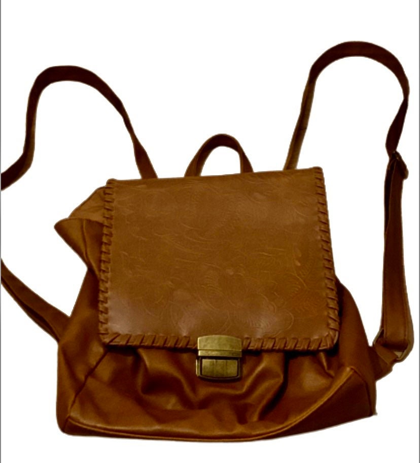 buxton travel essentials garment duffel bag Convertible this bag ensures your Zombie Maxx Lure Size:5