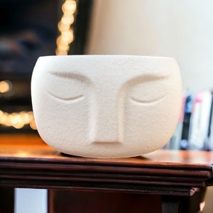 Concrete Nordic face pot