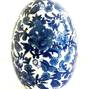 8"H Exquisite Hand-Painted Blue and White Porcelain Egg