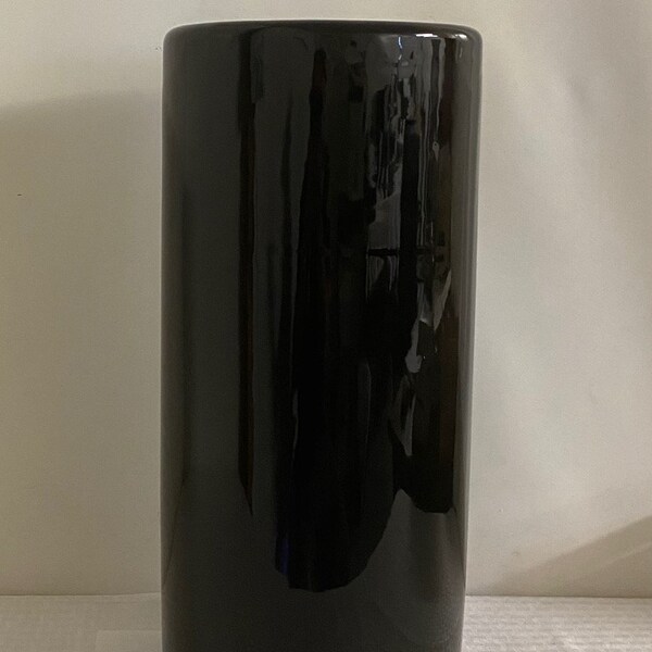 18"H Black Porcelain Umbrella Stand/Holder