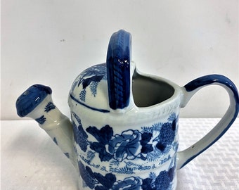 7"H Exquisite Hand-Painted Blue and White Porcelain Water Can