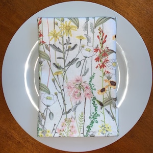 Spring Flower Themed Dinner Napkins - Set of 4
