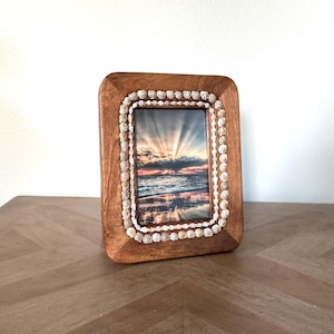 5x7 Shell Picture Frame, Seashell photo frame, Wood Frame with shells, Coastal Decor Picture Frame