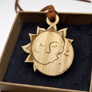 Pendentif soleil et lune - Collier de cendres - Bijoux en bois - Cadeau pour elle