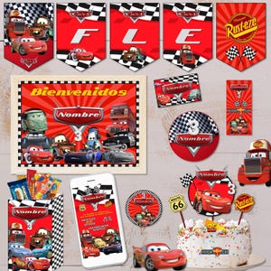 Puede incluir: Una colección de decoraciones para fiestas temáticas de Cars, que incluye pancartas, un letrero enmarcado con "Bienvenidos" y varios recortes. La combinación de colores es rojo, negro y blanco, con imágenes de Rayo McQueen y otros personajes.